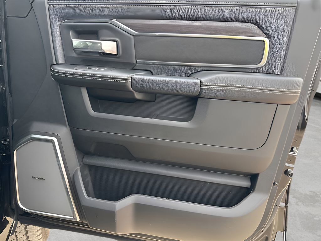 New 2026 RAM 2500 Laramie AWD/4WD image 34