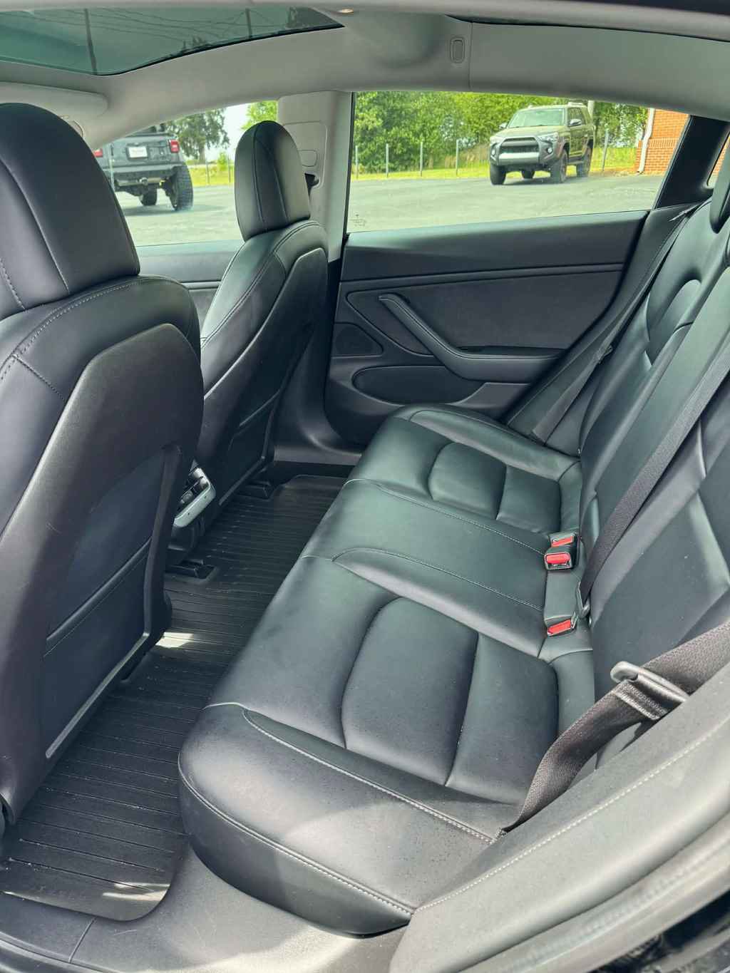 Used 2020 Tesla Model 3 Performance image 7