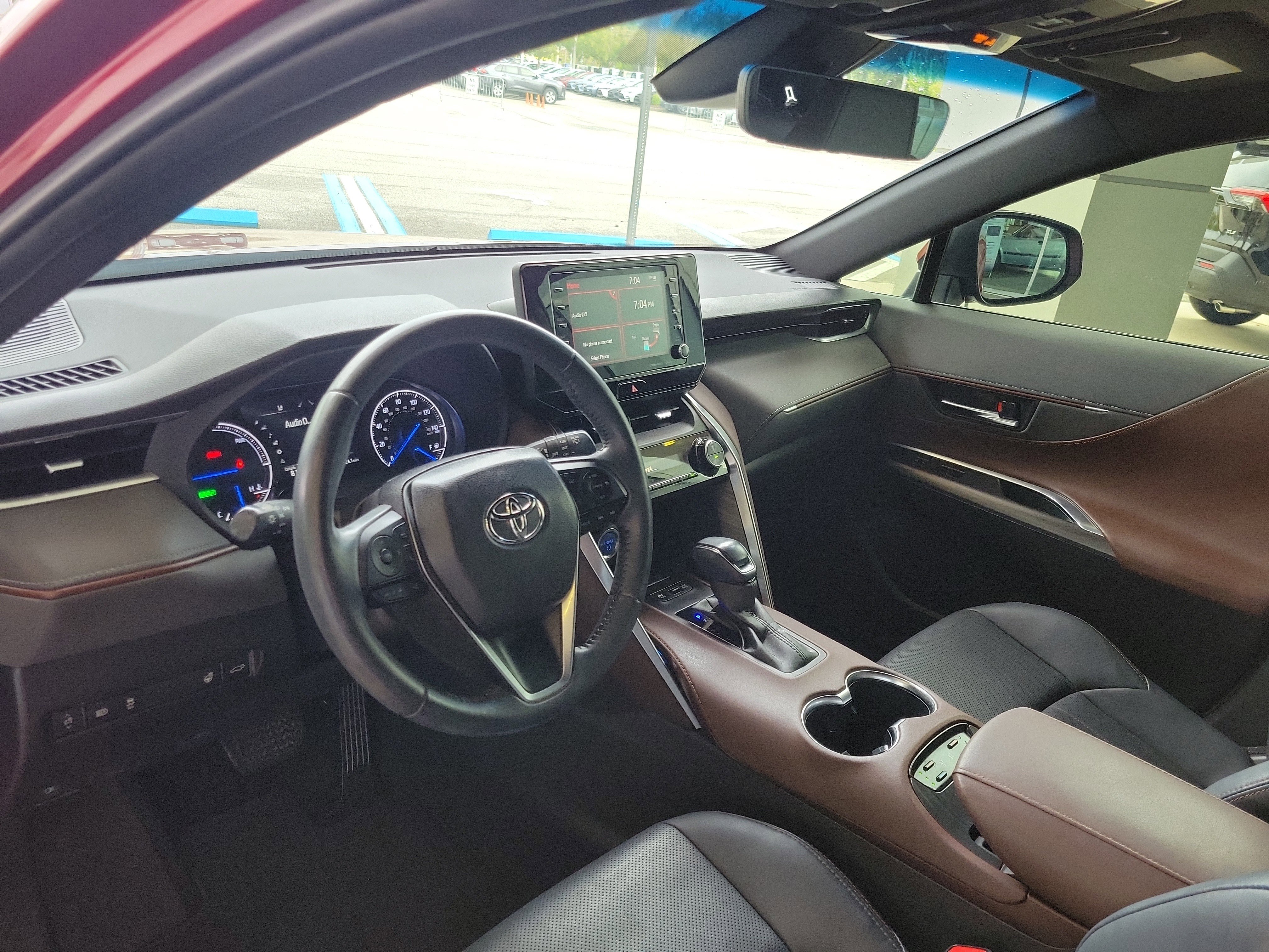 Certified 2021 Toyota Venza XLE image 12