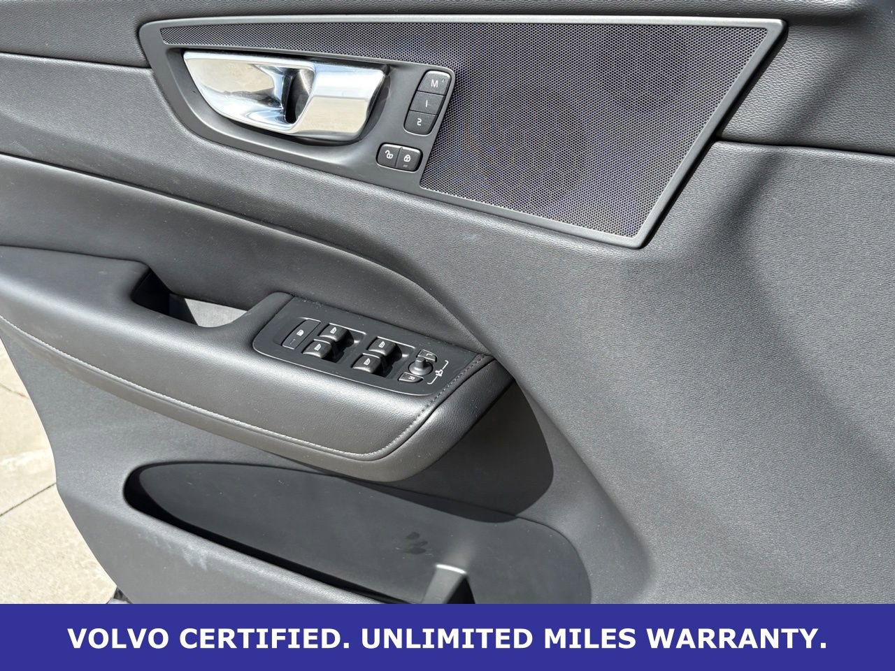Certified 2025 Volvo XC60 B5 Core image 28