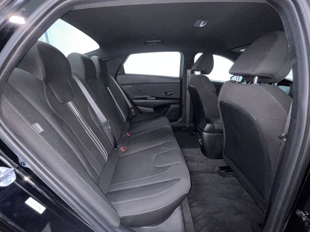 Used 2025 Hyundai Elantra Sport image 10