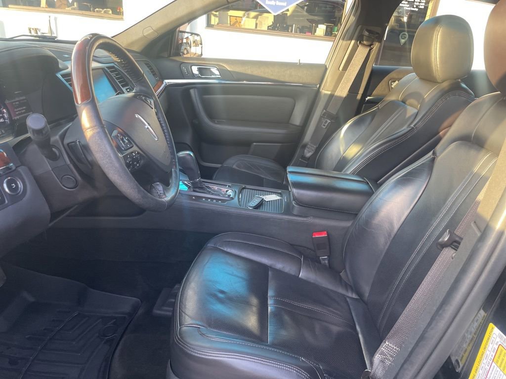 Used 2014 Lincoln MKS image 12