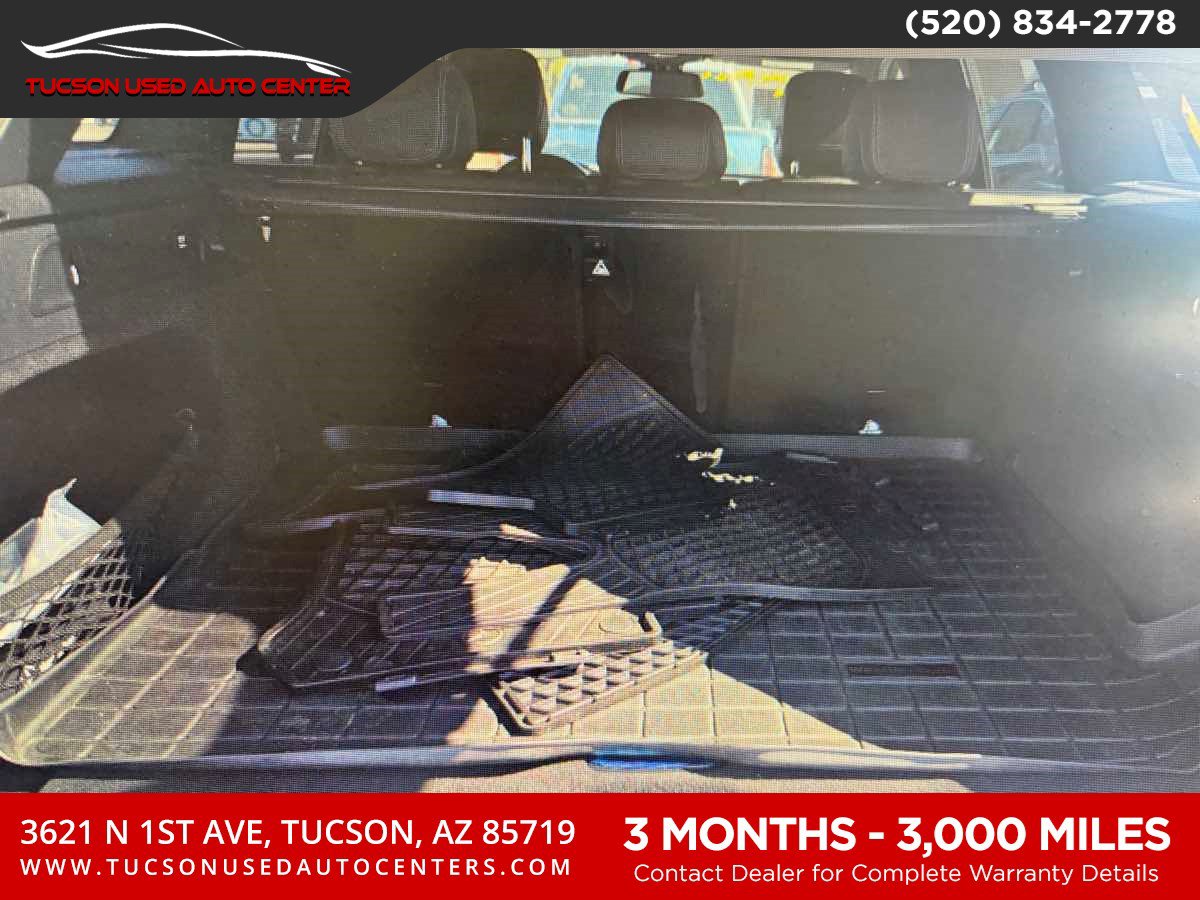 Used 2018 Mercedes-Benz GLC 300 4MATIC w/ Premium Package image 12