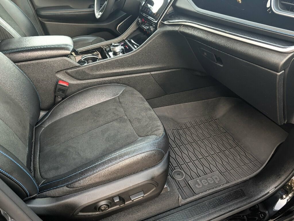 Used 2022 Jeep Grand Cherokee Trailhawk w/ Advanced Protech Group II image 54