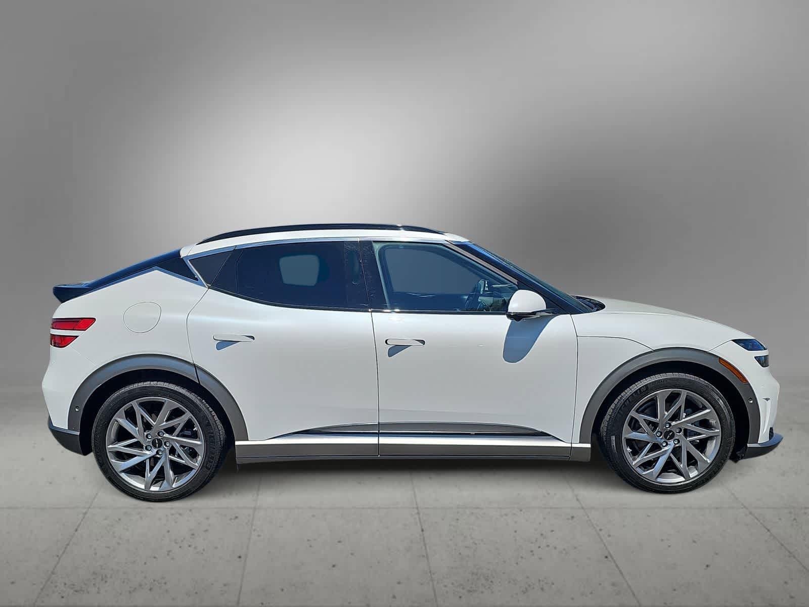 Certified 2023 Genesis GV60 Advanced AWD/4WD image 9