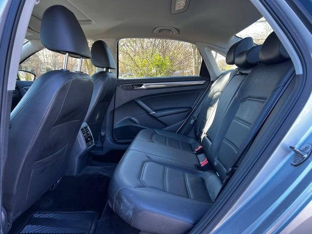 Used 2018 Volkswagen Passat 2.0T SE image 16