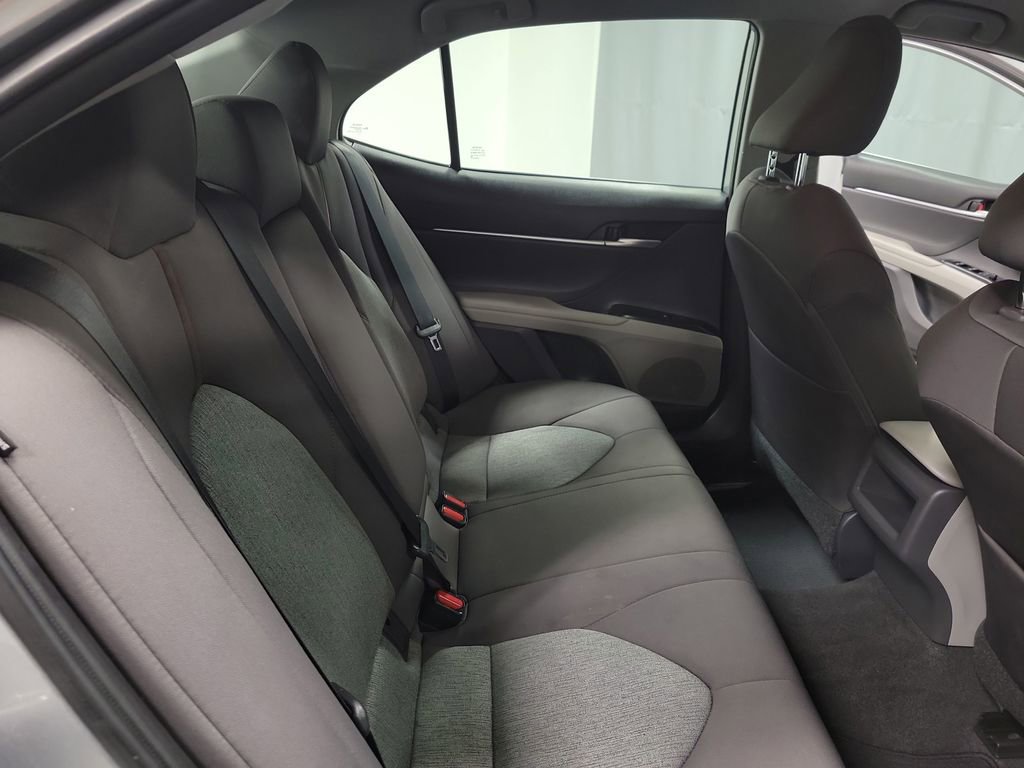 Used 2019 Toyota Camry LE image 21
