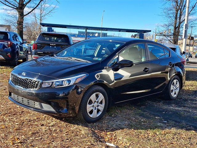 Used 2017 Kia Forte LX image 3