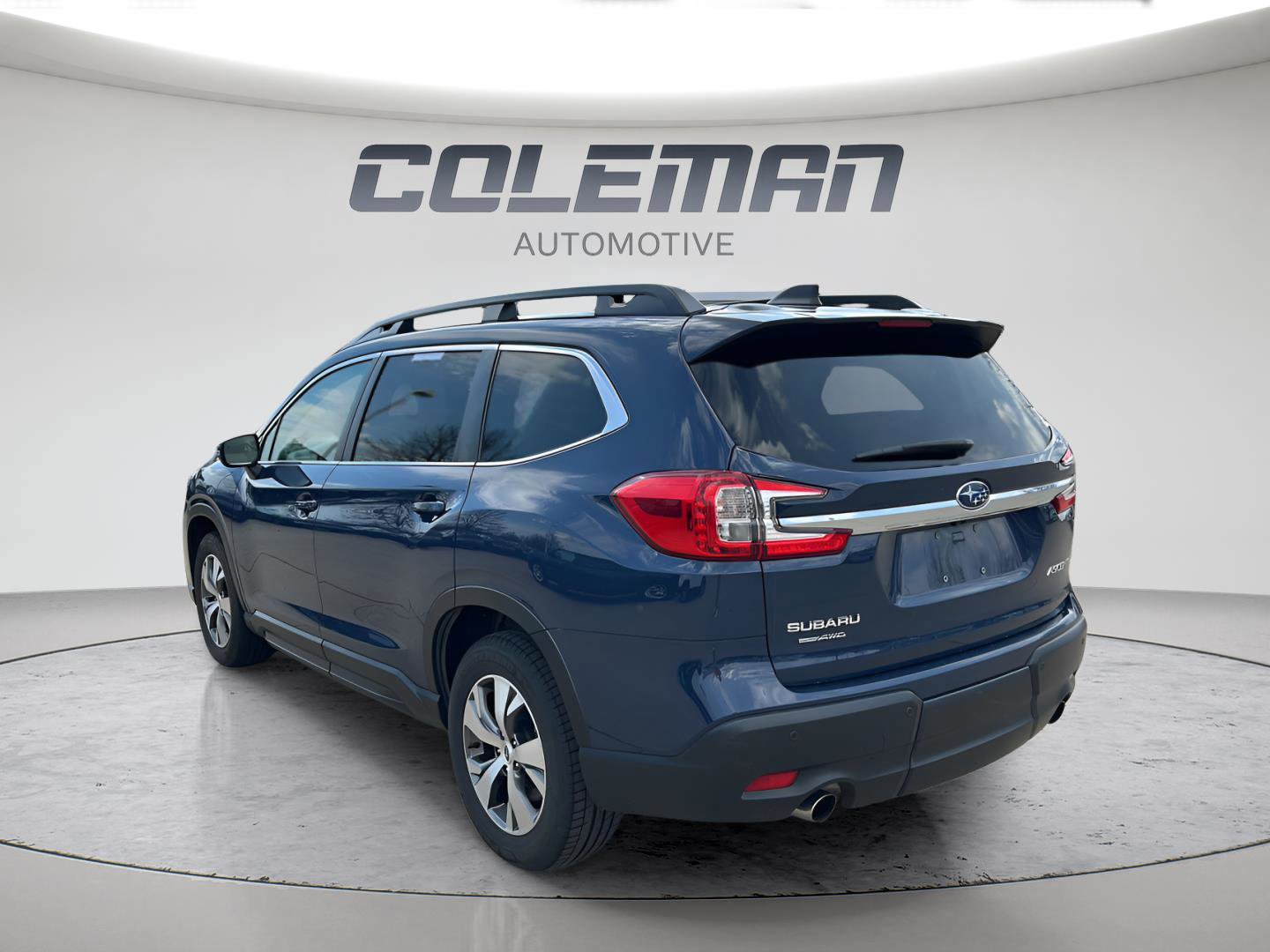 Used 2023 Subaru Ascent Premium w/ Convenience Package AWD/4WD image 4