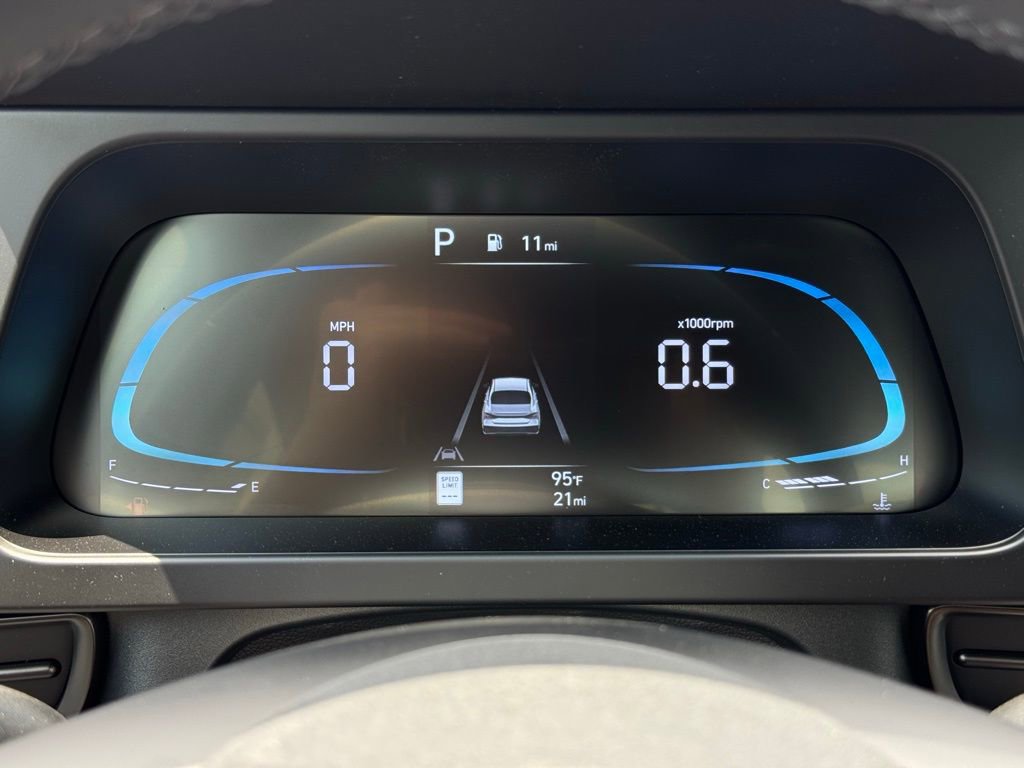 Certified 2025 Hyundai Elantra Sport image 23