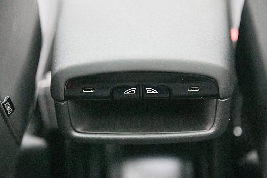 Certified 2025 Volvo EX30 Ultra w/ Climate Package image 23