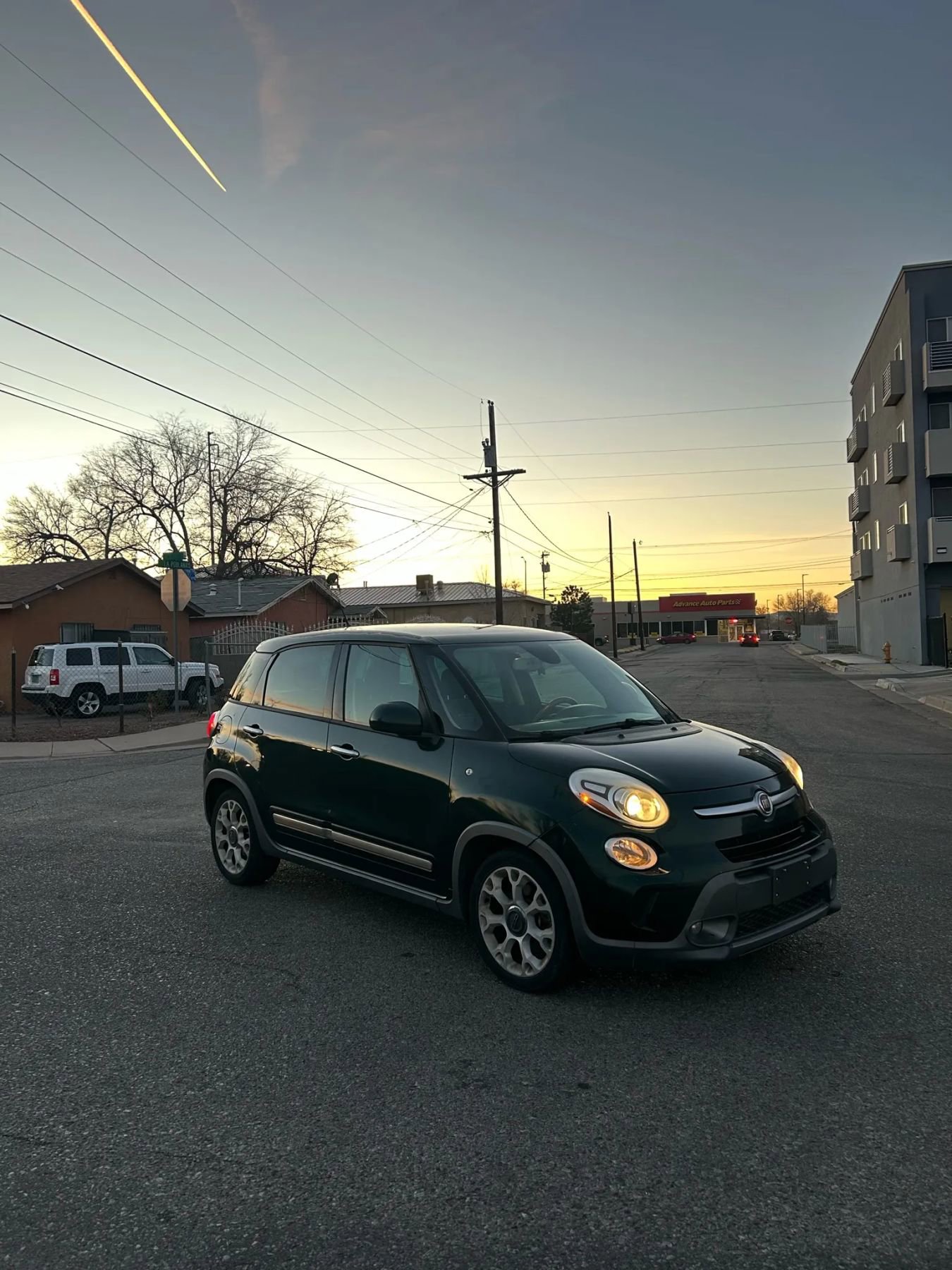 Used 2014 FIAT 500L Trekking w/ Popular Equipment Group image 2