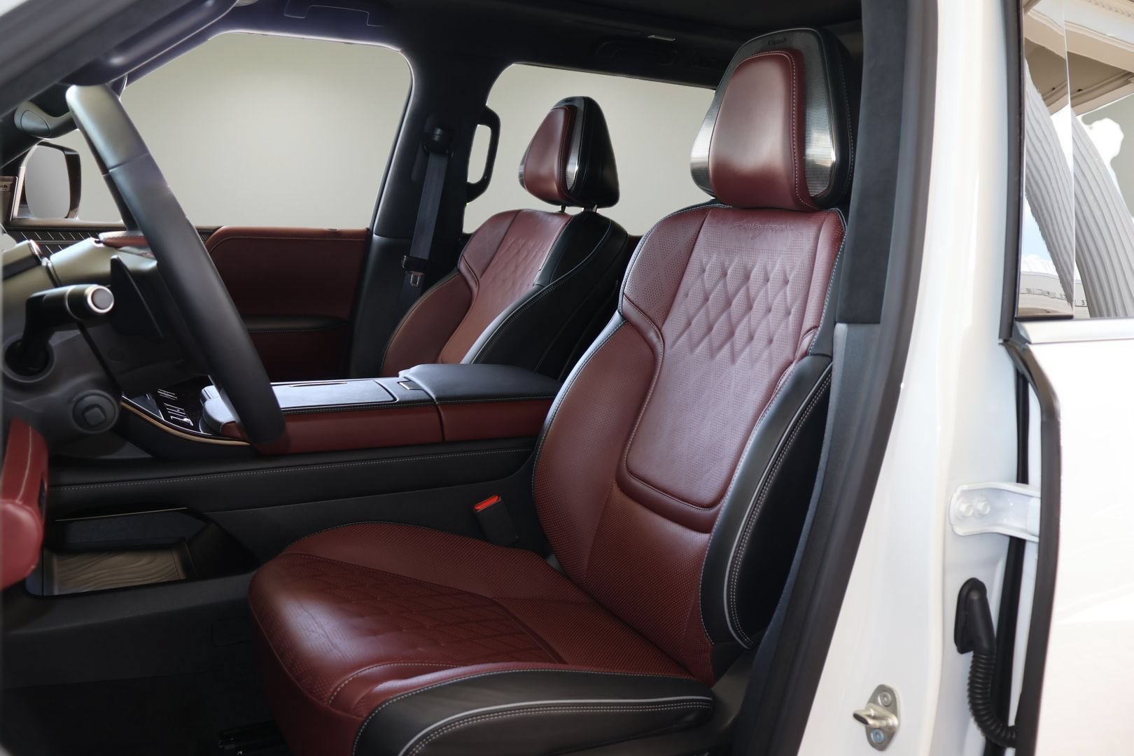 Used 2025 INFINITI QX80 Autograph AWD/4WD image 11