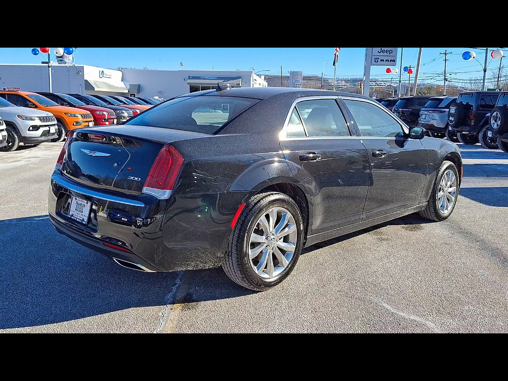 Certified 2023 Chrysler 300 Touring image 8