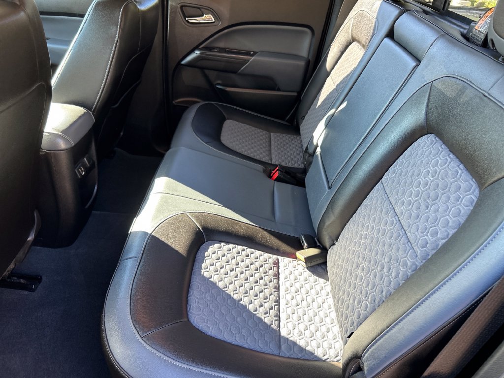 Used 2019 Chevrolet Colorado Z71 w/ Z71 Midnight Edition AWD/4WD image 13