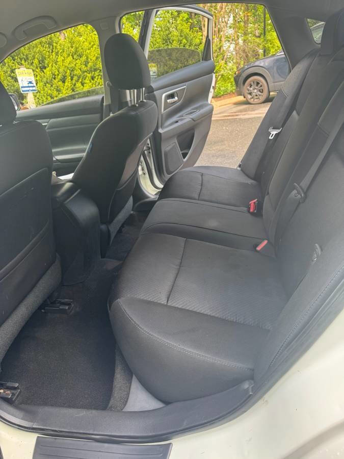 Used 2016 Nissan Altima 2.5 SR w/ Interior Lighting Package image 11