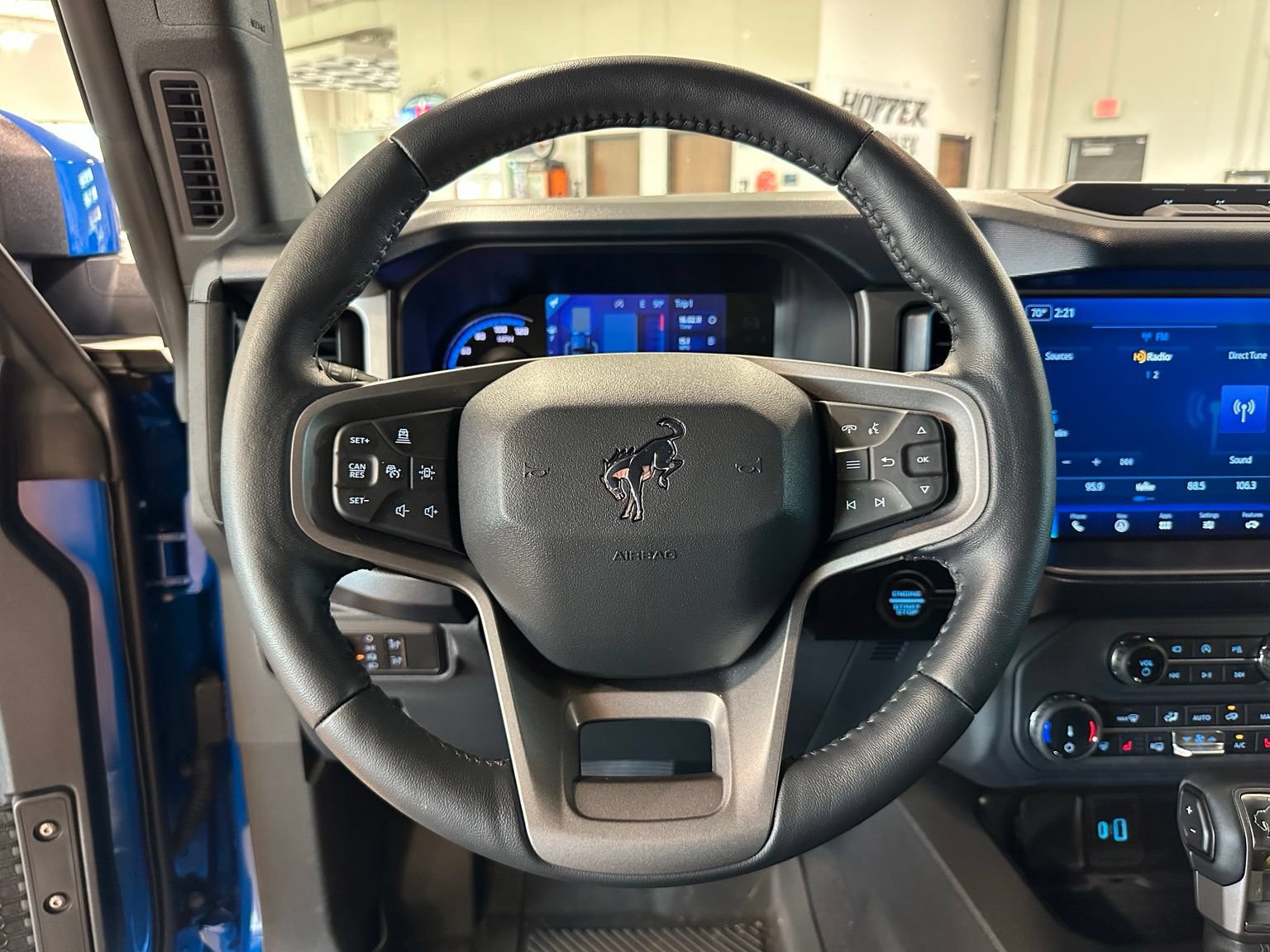Used 2022 Ford Bronco Outer Banks w/ Sasquatch Package AWD/4WD image 15