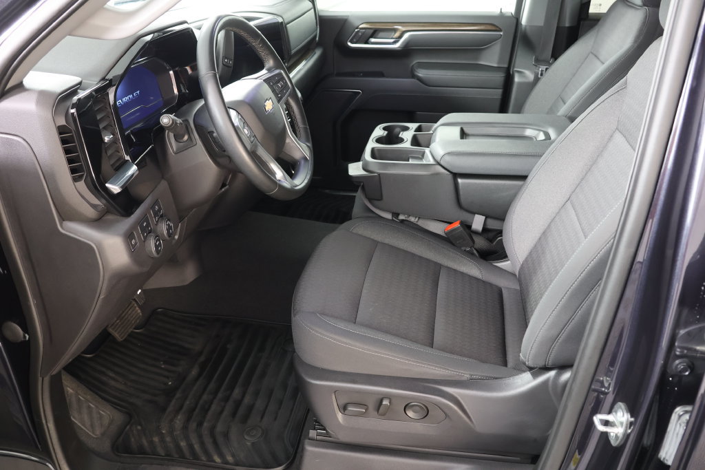 Used 2023 Chevrolet Silverado 1500 LT AWD/4WD image 17