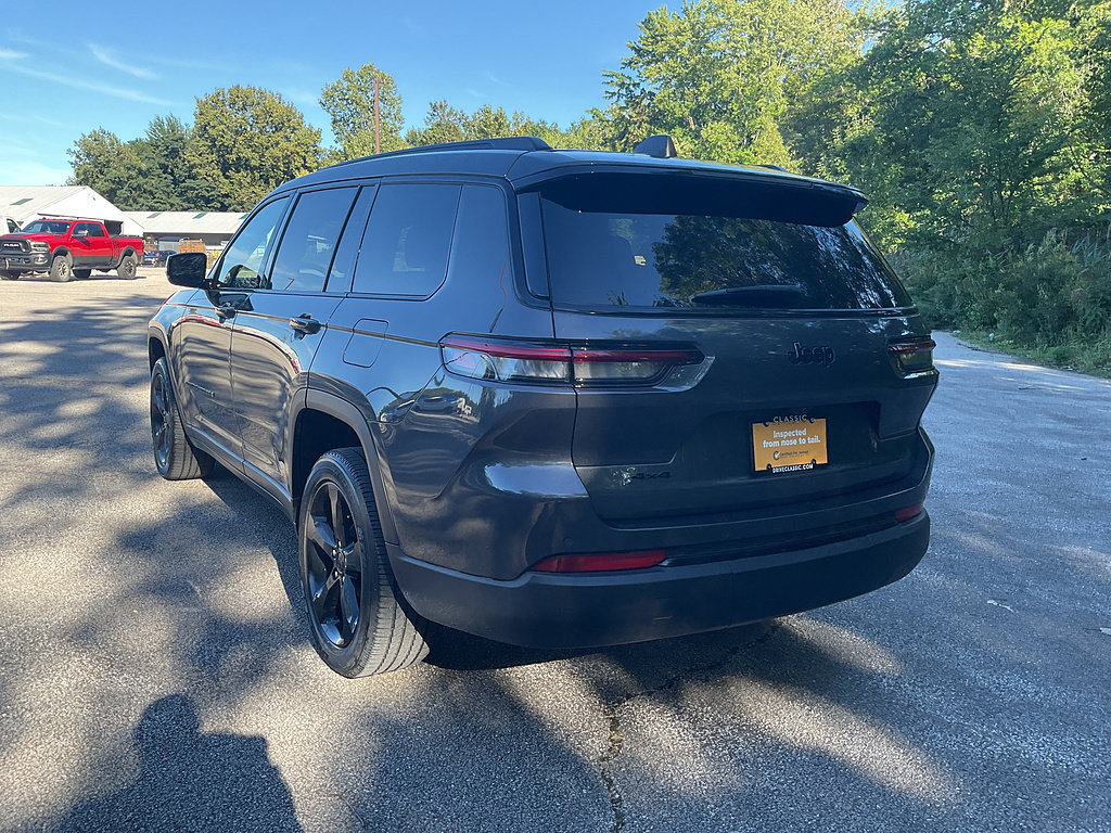Used 2023 Jeep Grand Cherokee L Laredo AWD/4WD image 7