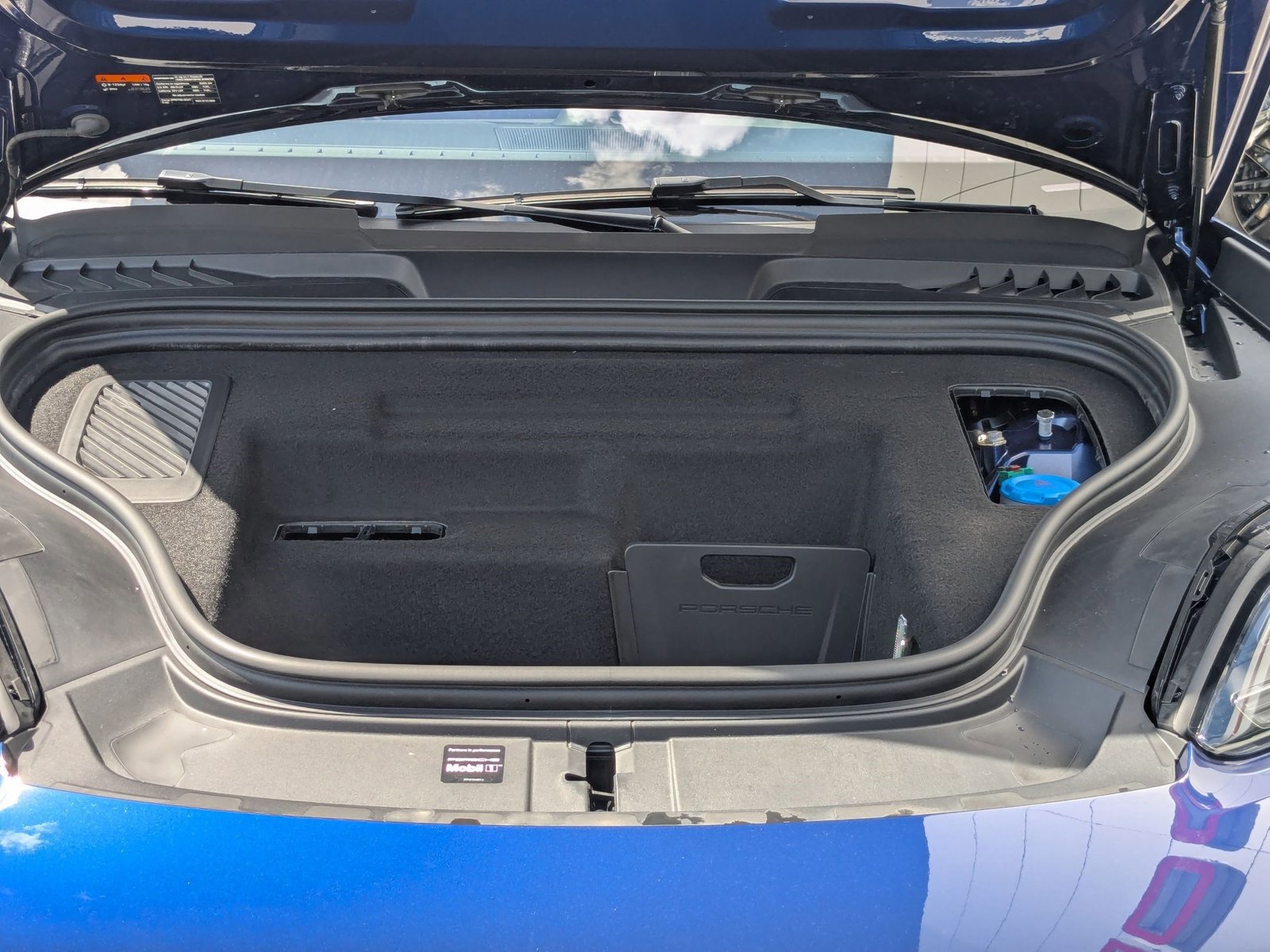 New 2025 Porsche Macan Turbo Electric image 25