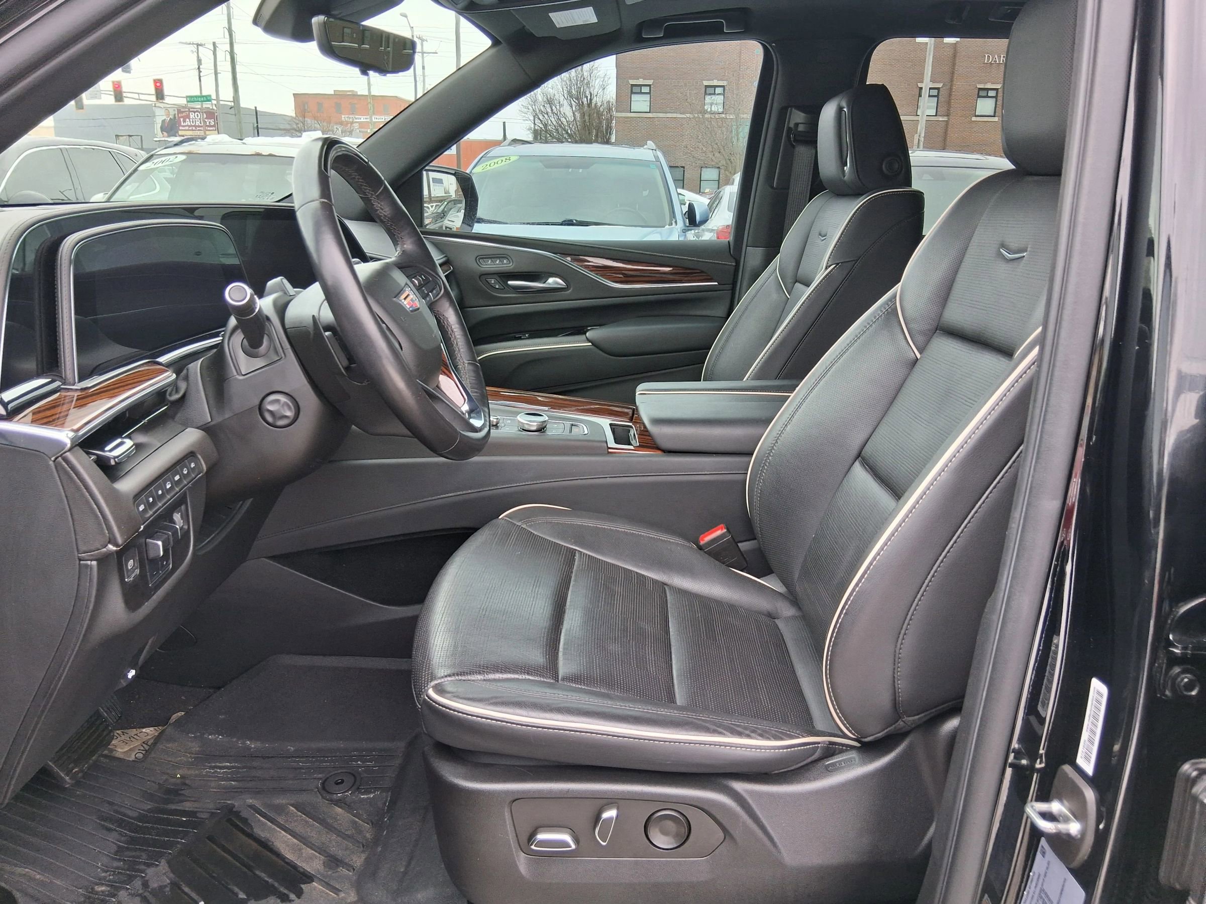 Used 2022 Cadillac Escalade ESV Premium Luxury w/ Performance Package image 12