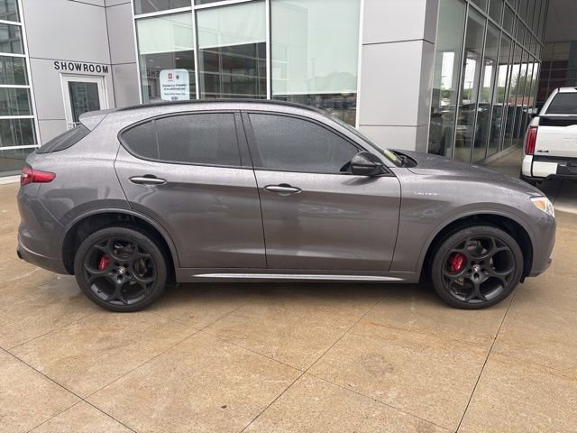 Used 2023 Alfa Romeo Stelvio Veloce AWD/4WD image 5