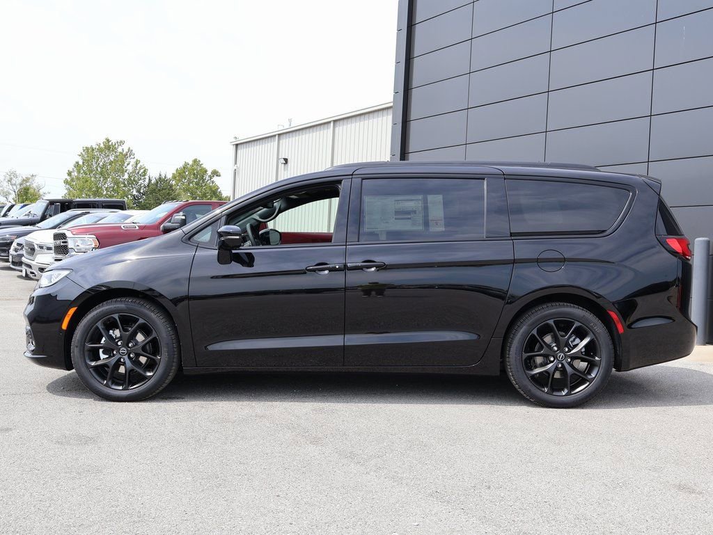 New 2026 Chrysler Pacifica Limited w/ S Appearance Package FWD video 2