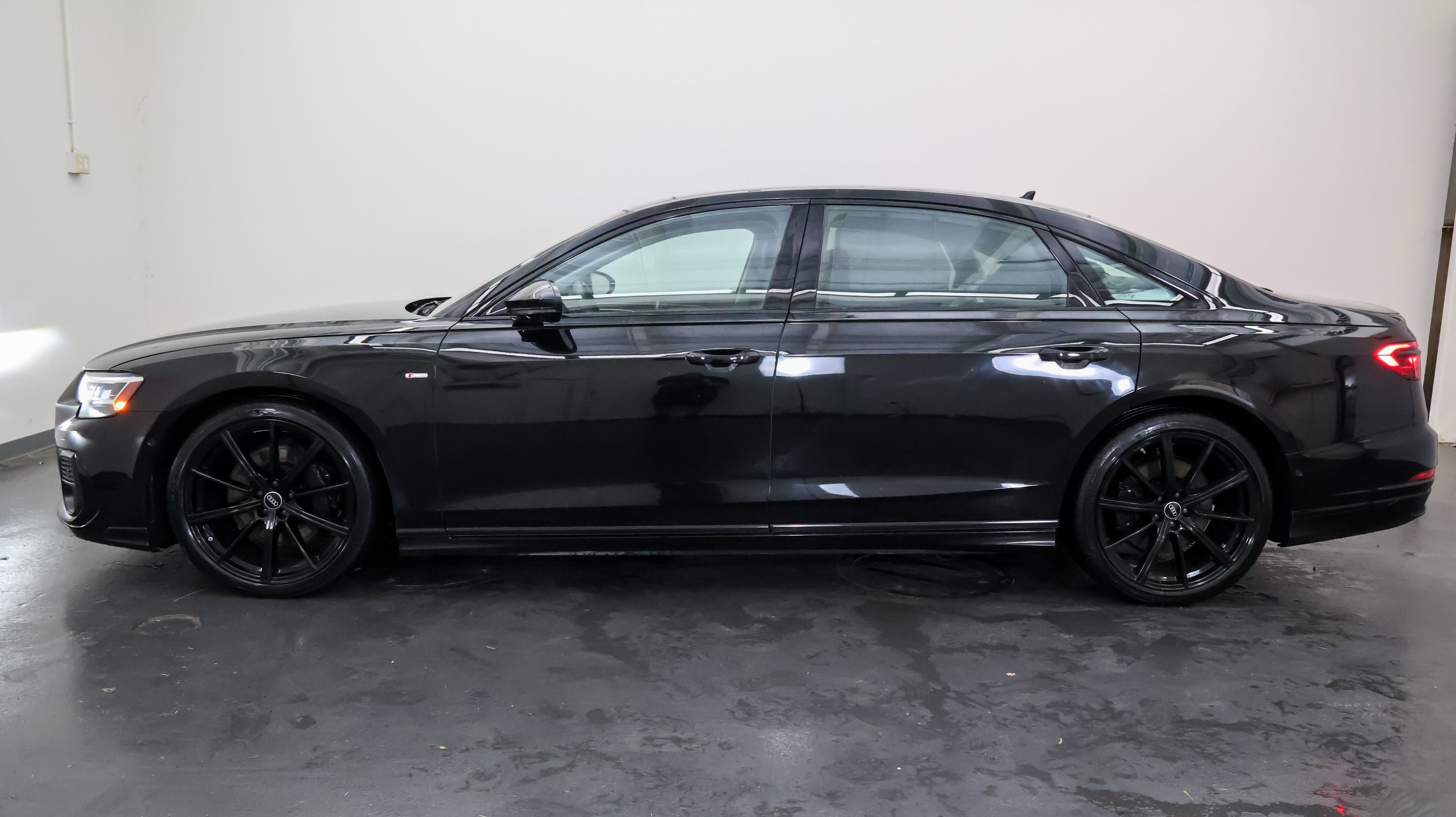 Used 2022 Audi A8 L 3.0T w/ Executive Package AWD/4WD image 6