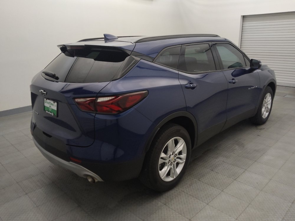 Used 2022 Chevrolet Blazer LT w/ Sound & Technology Package FWD image 9