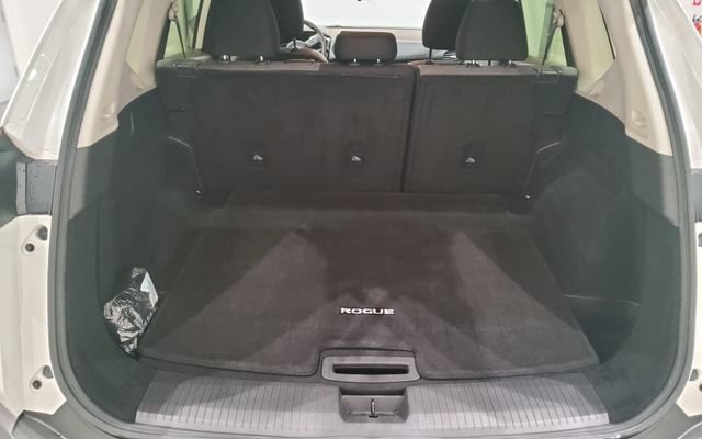 Used 2023 Nissan Rogue SV AWD/4WD image 14