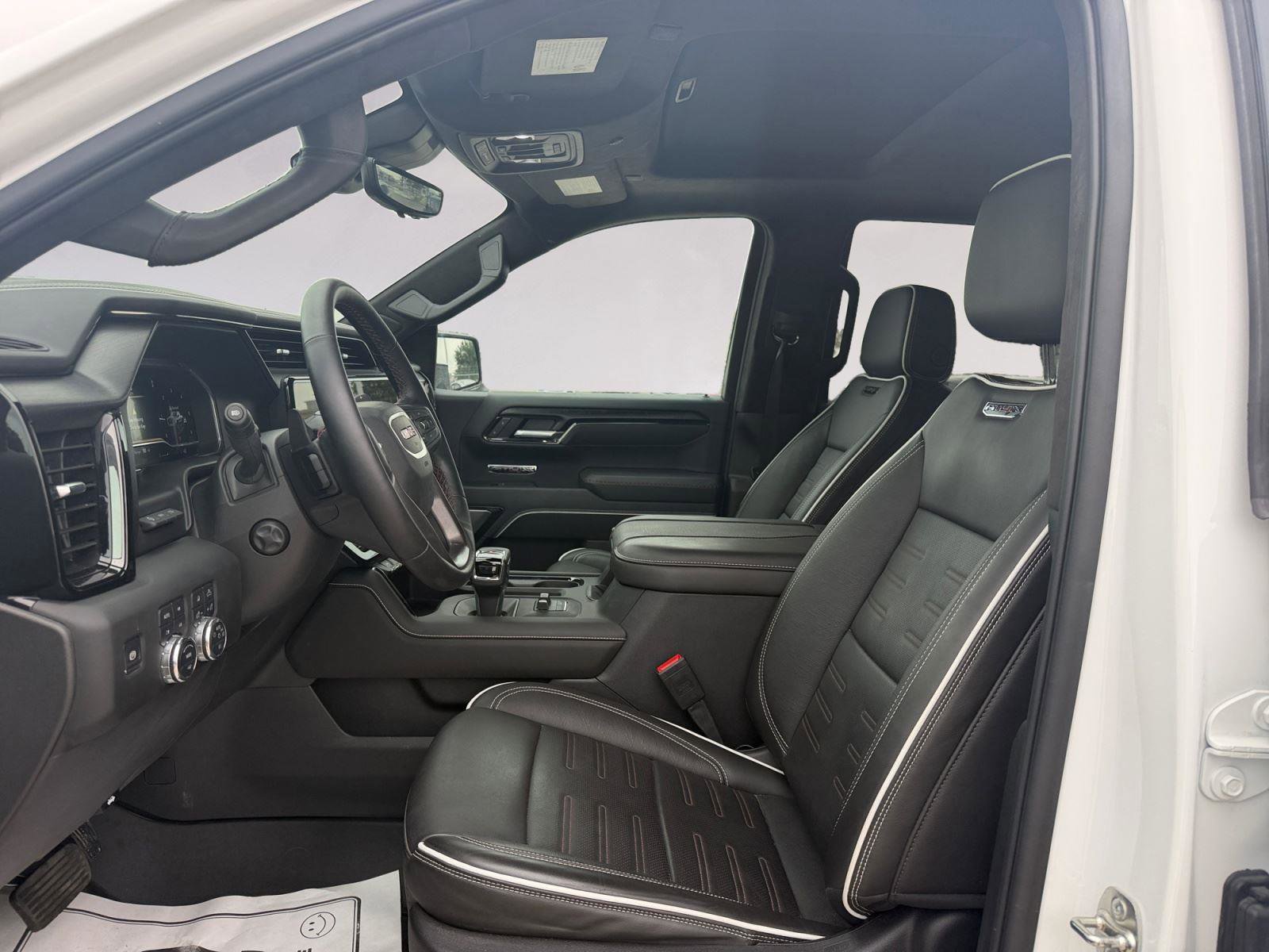 Used 2025 GMC Sierra 1500 AT4X AWD/4WD image 9