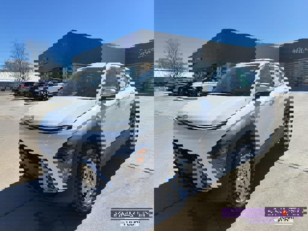 New 2026 Hyundai Kona SE image 1