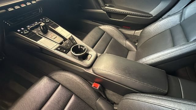Used 2024 Porsche 911 Carrera RWD image 13