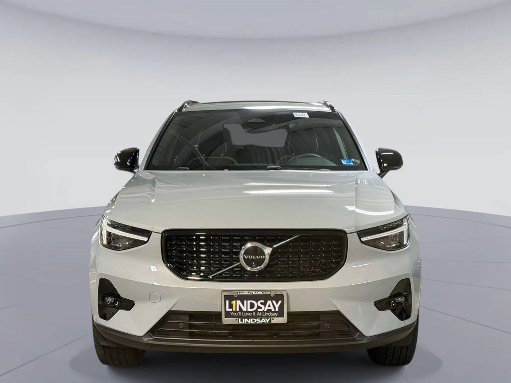 Used 2024 Volvo XC40 B5 Ultimate w/ Protection Package Premier AWD/4WD image 8