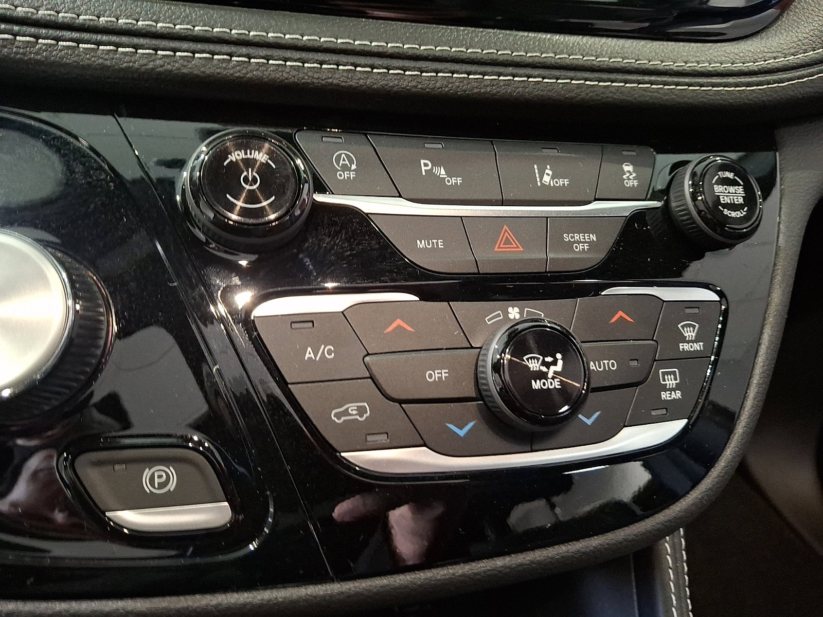 New 2026 Chrysler Pacifica Limited w/ S Appearance Package image 15