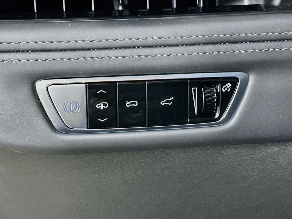 New 2026 Cadillac Escalade IQL Sport 2 w/ LPO, ONYX Package AWD/4WD image 10