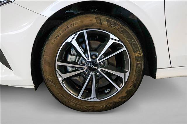 Used 2024 Kia Forte LXS w/ LXS Technology Package image 9