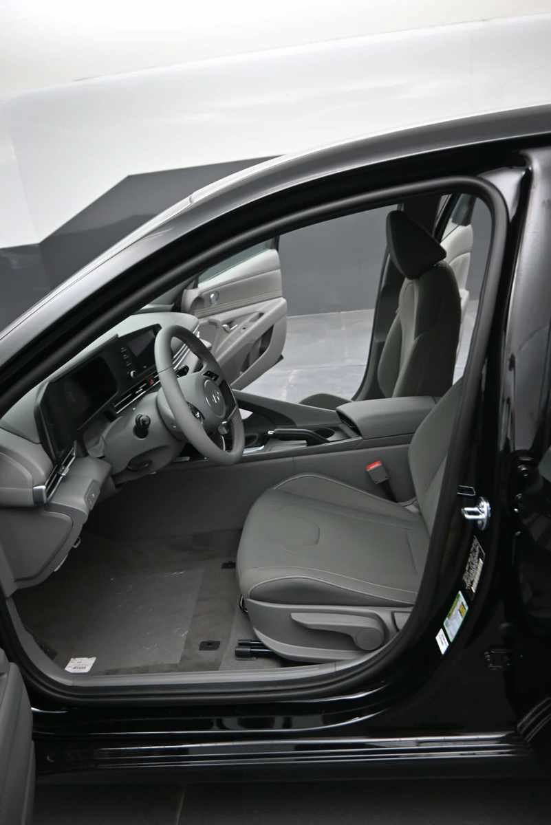 New 2026 Hyundai Elantra Sport FWD image 16