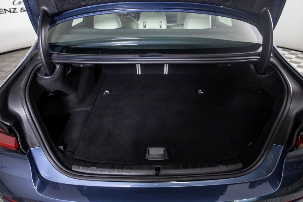 Used 2023 BMW 530e w/ Premium Package image 11