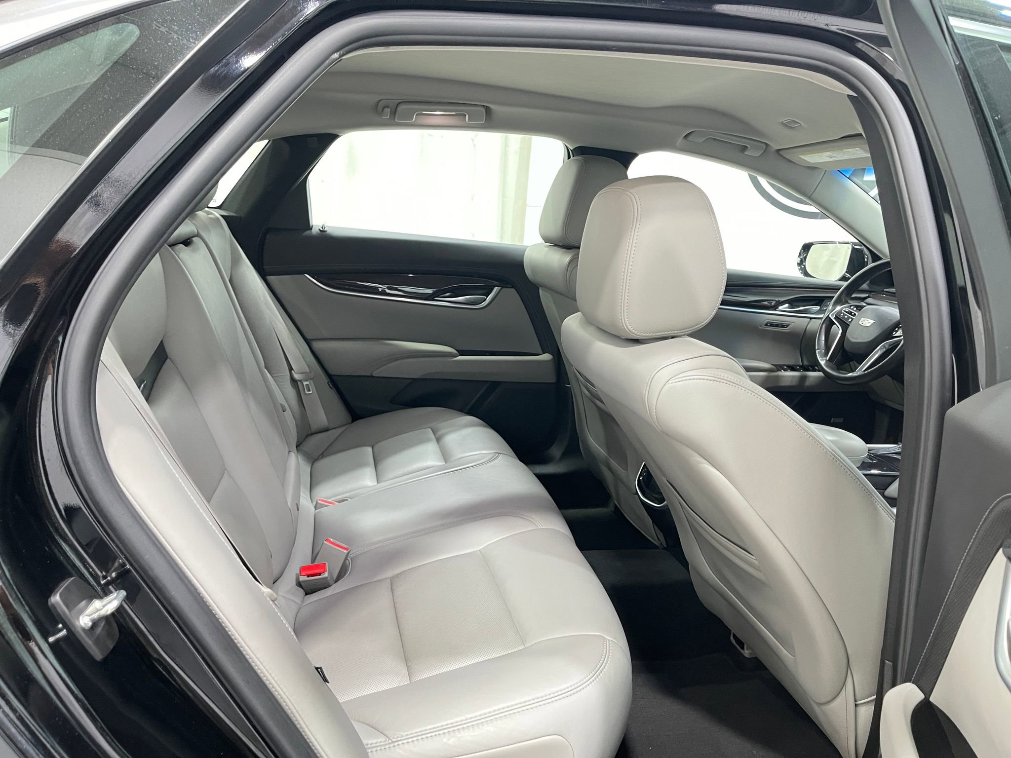 Used 2017 Cadillac XTS Luxury FWD image 30