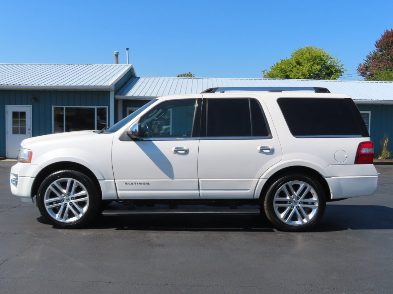 Used 2016 Ford Expedition Platinum image 3