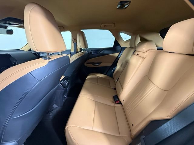 Used 2025 Lexus NX 250 FWD w/ Towing Package (2000 Lbs) image 27