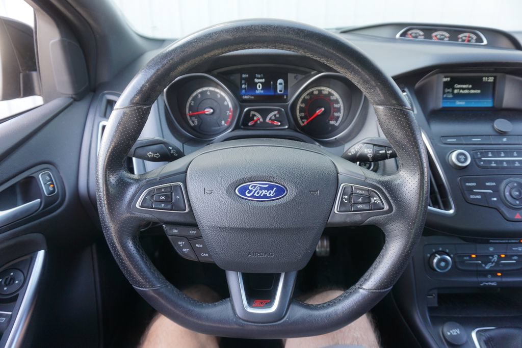 Used 2018 Ford Focus ST FWD image 3