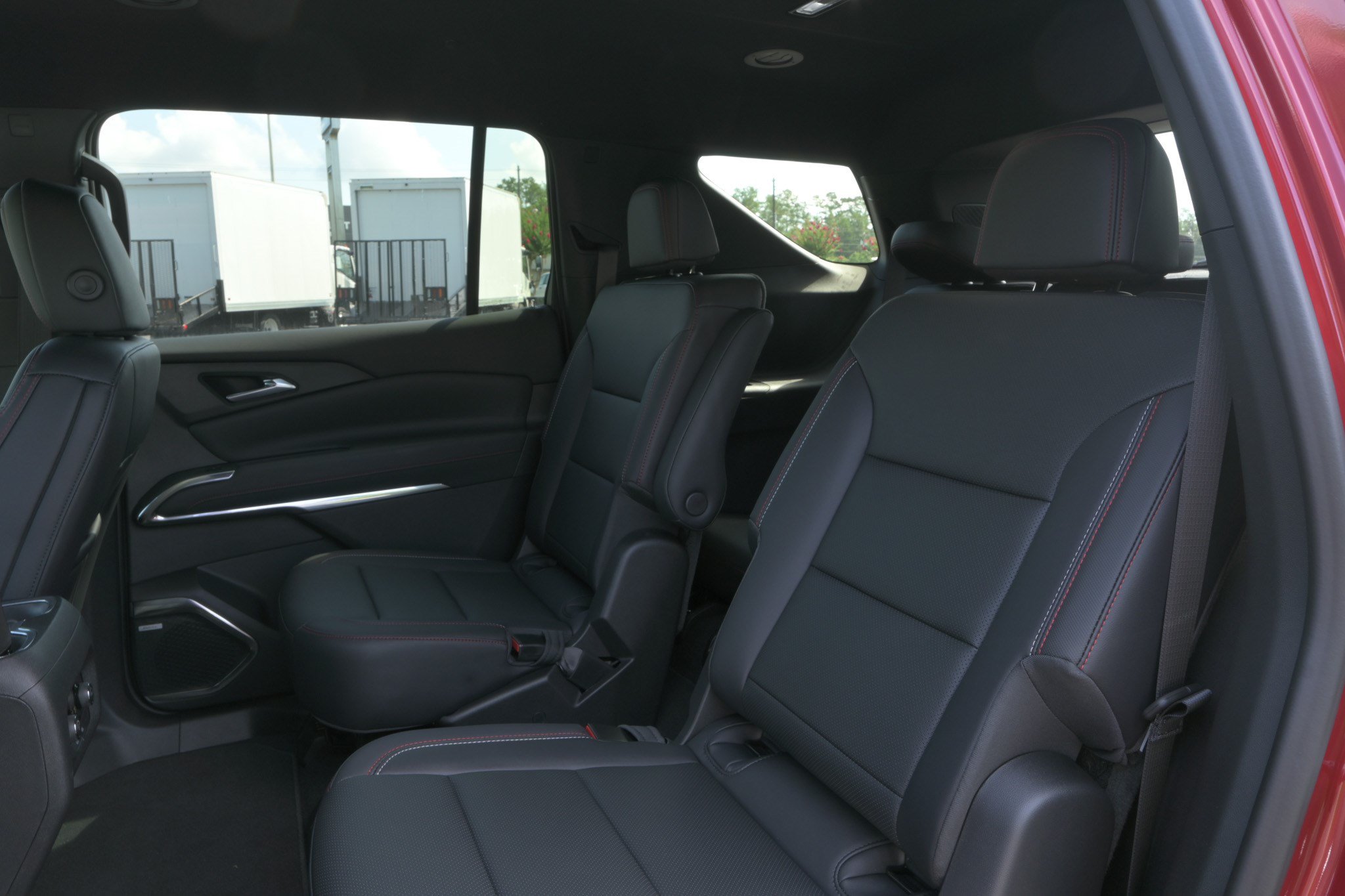 New 2026 Chevrolet Traverse Z71 w/ Enhanced Driving Package AWD/4WD image 11