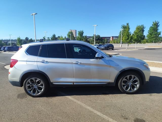 Used 2017 BMW X3 xDrive28i AWD/4WD image 2