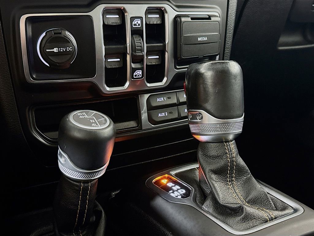 Used 2021 Jeep Wrangler Unlimited Sahara w/ Altitude image 15