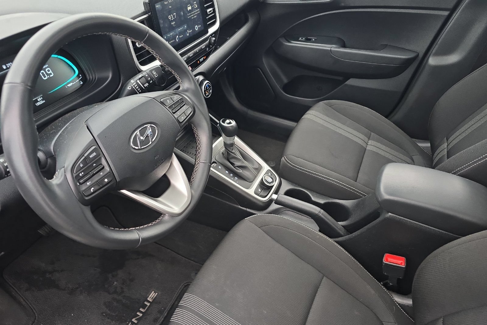 Used 2026 Hyundai Venue SEL FWD image 9