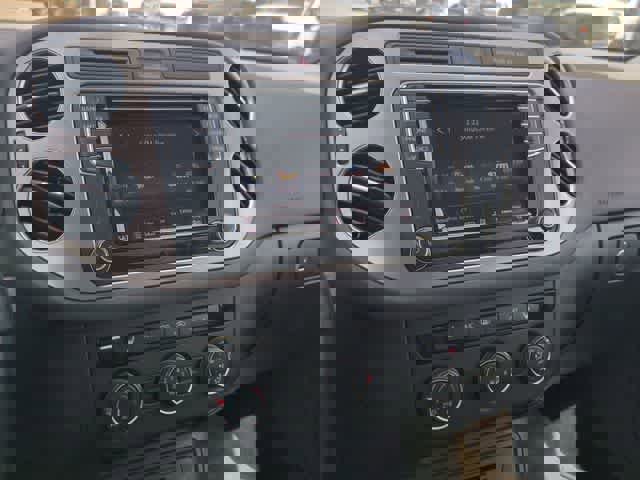 Used 2017 Volkswagen Tiguan S image 26