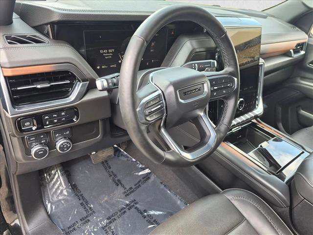 Used 2025 GMC Yukon XL Denali AWD/4WD image 11