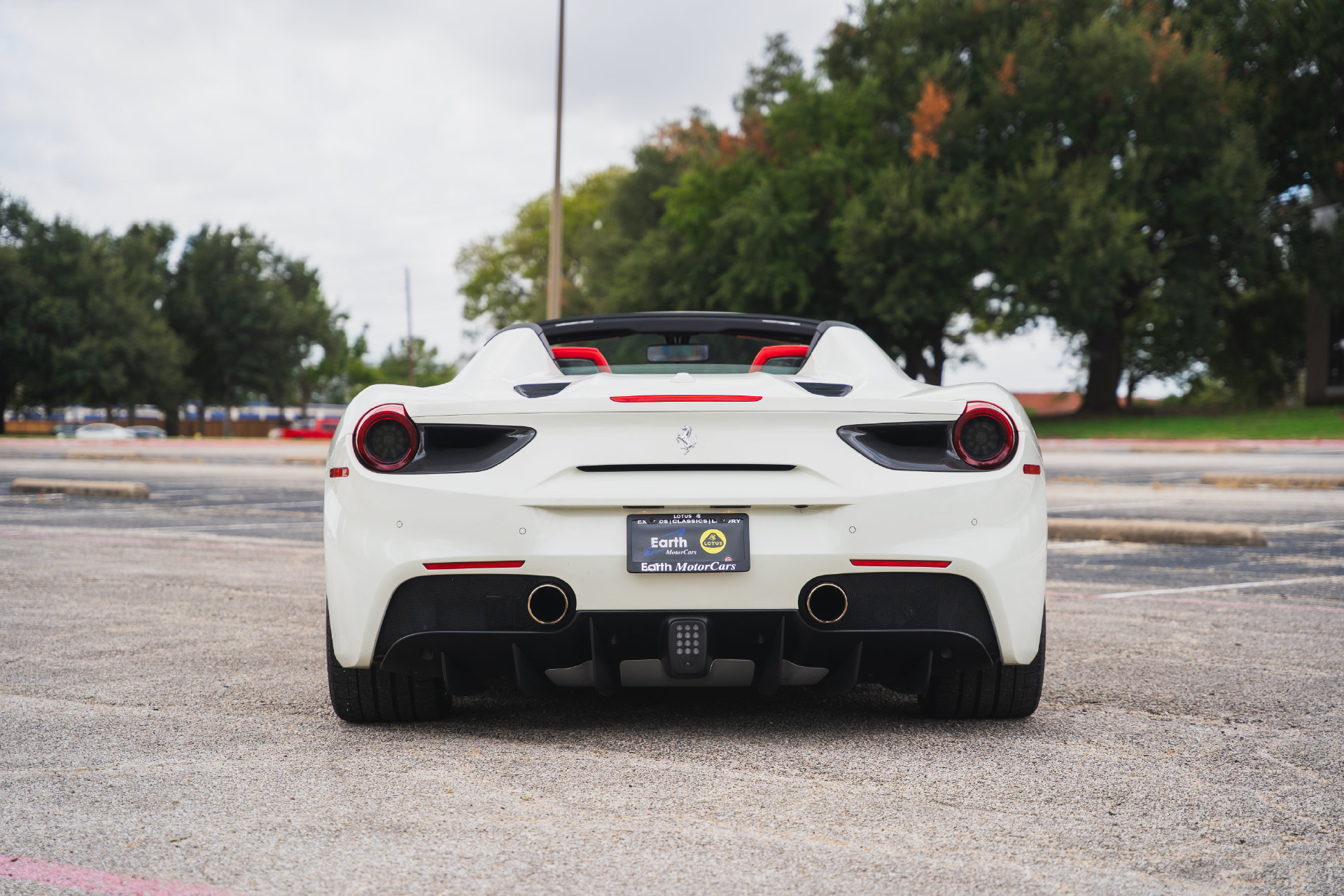 Used 2018 Ferrari 488 Spider RWD image 9